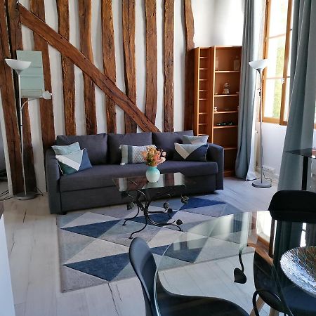 Evasion Autour De Poutres Et Pierres Plein Centre Apartment Orleans Exterior photo