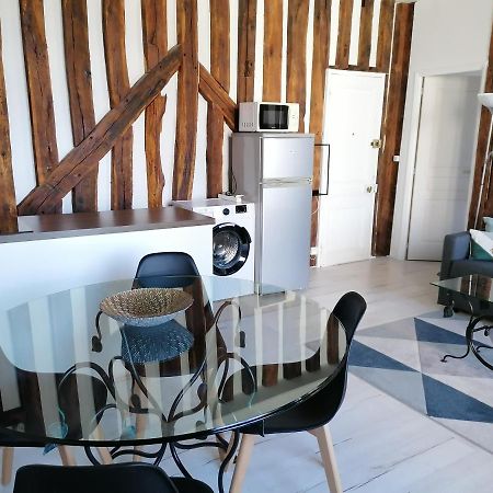 Evasion Autour De Poutres Et Pierres Plein Centre Apartment Orleans Exterior photo